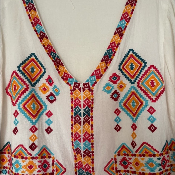 White Bohemian Embroidered Tunic Top - Picture 4 of 6